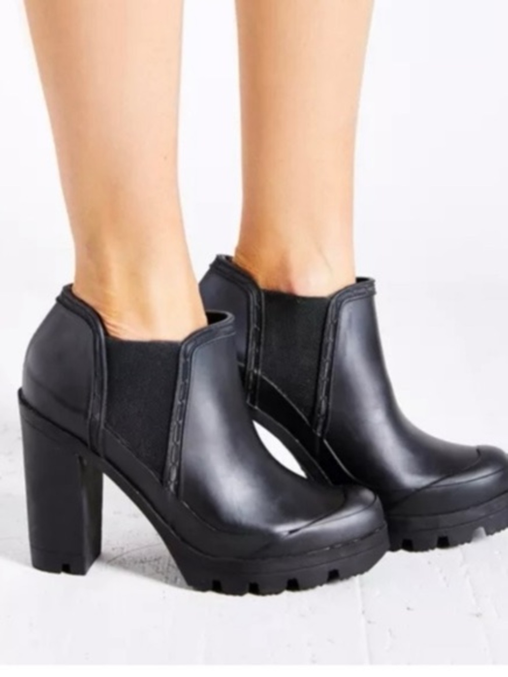 Hunter Women’s Original Chelsea Heel Boot size 9